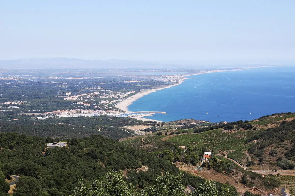 Argeles-Plage, Argeles-sur-Mer, Pyrenees-Orientales - long fine-sand beach with the albera mountains behind