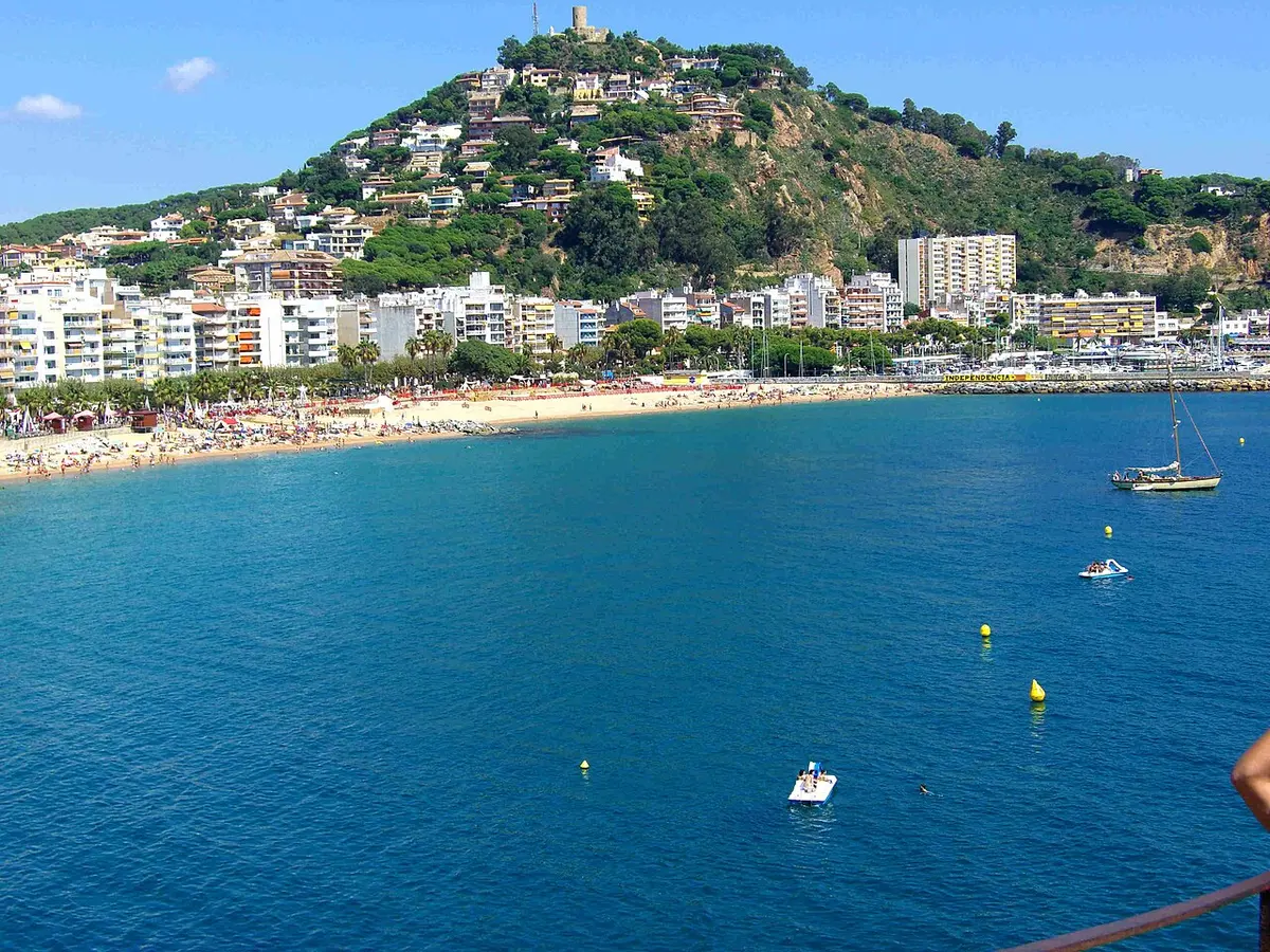 Platja de Blanes, Blanes, Costa Brava - long beach beside the start of the costa brava