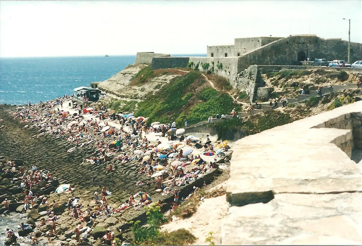 Praia da Consolacao, Peniche, Consolacao, Peniche, Leiria - long sandy beach with atlantic waves on the peniche coast