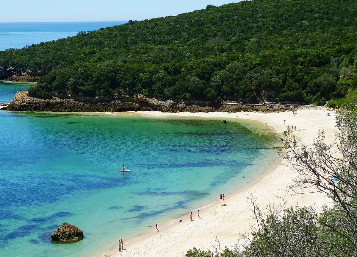 Praia de Galapos, Arrabida, Galapos, Setubal, Arrabida - calm turquoise bay below the arrabida mountains