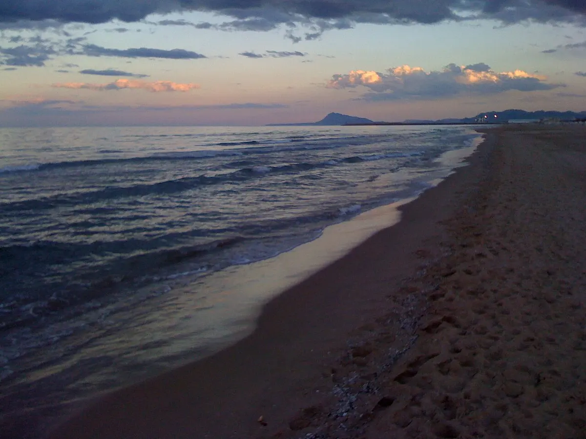 Playa de Gandia, Gandia, Valencia - very wide family beach with fine golden sand
