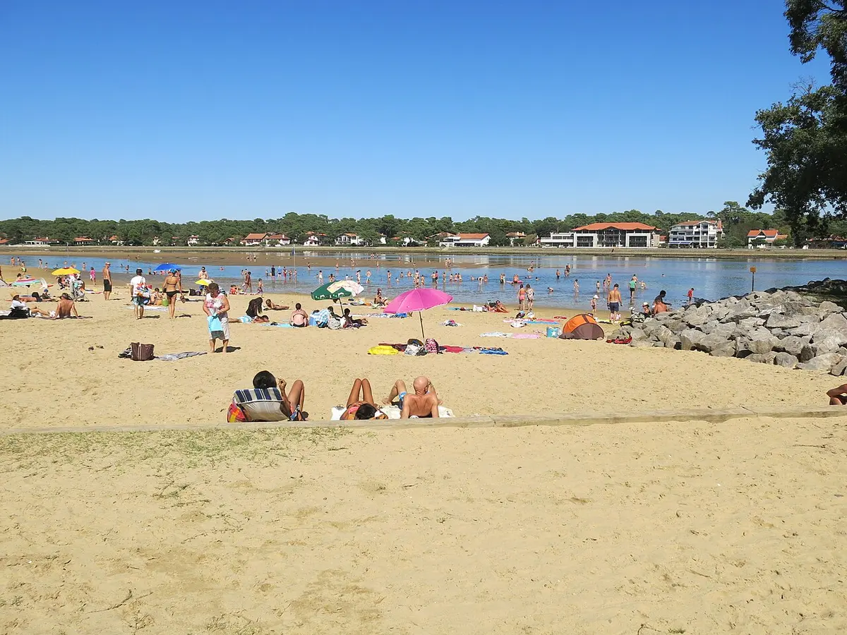 Hossegor Lake Beach, Hossegor, Landes - calm lake beach in the pines