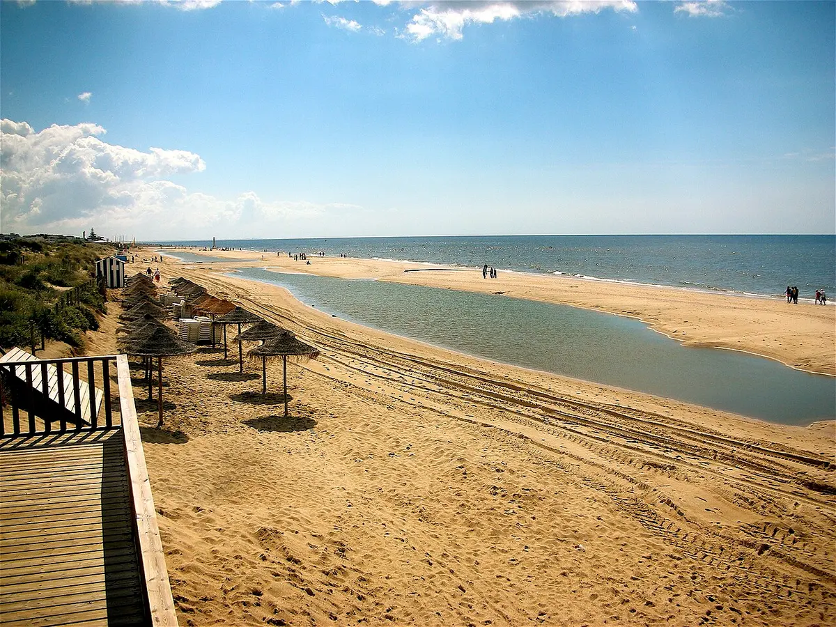 Playa de Islantilla, Islantilla, Huelva, Costa de la Luz - quiet golden beach with low dunes and golf courses