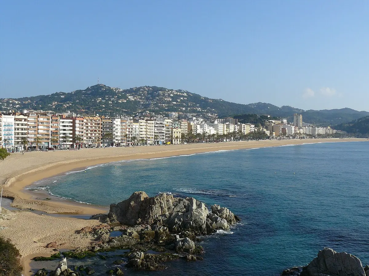 Platja de Lloret, Lloret de Mar, Costa Brava - main bay of lloret de mar with coarse golden sand