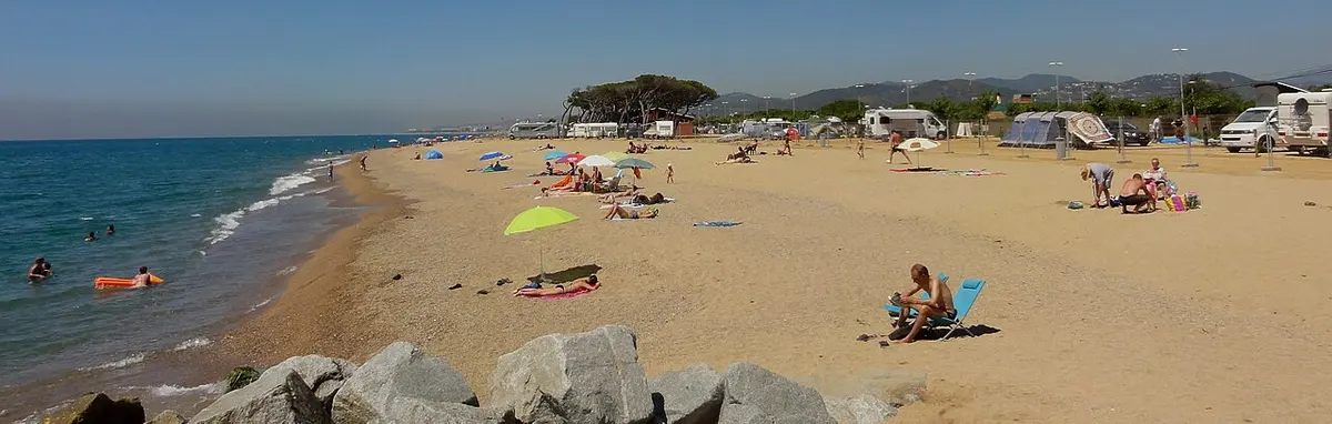 Platja de Malgrat de Mar, Malgrat de Mar, Costa del Maresme - quiet sand beach by the tordera river mouth