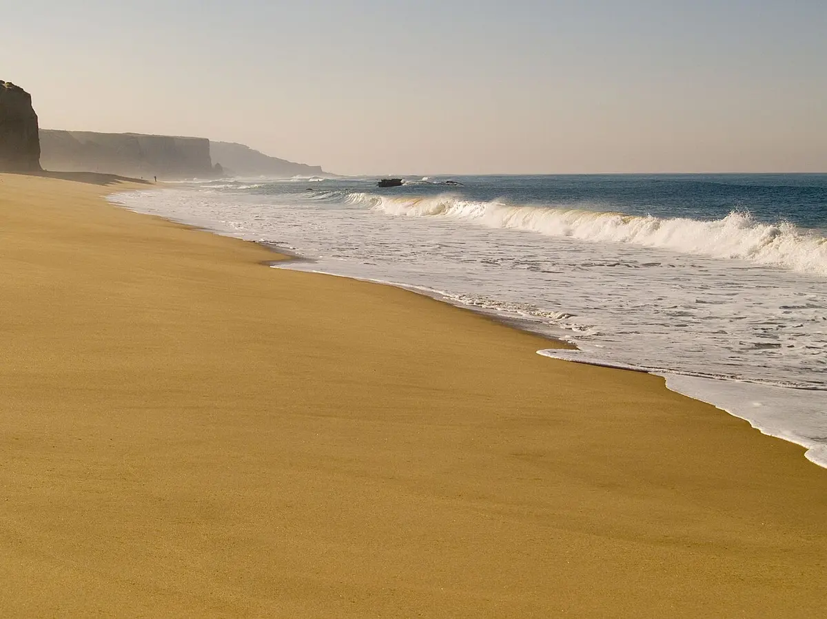 Praia do Meco, Sesimbra, Lisbon coast - long atlantic beach south of lisbon with big waves