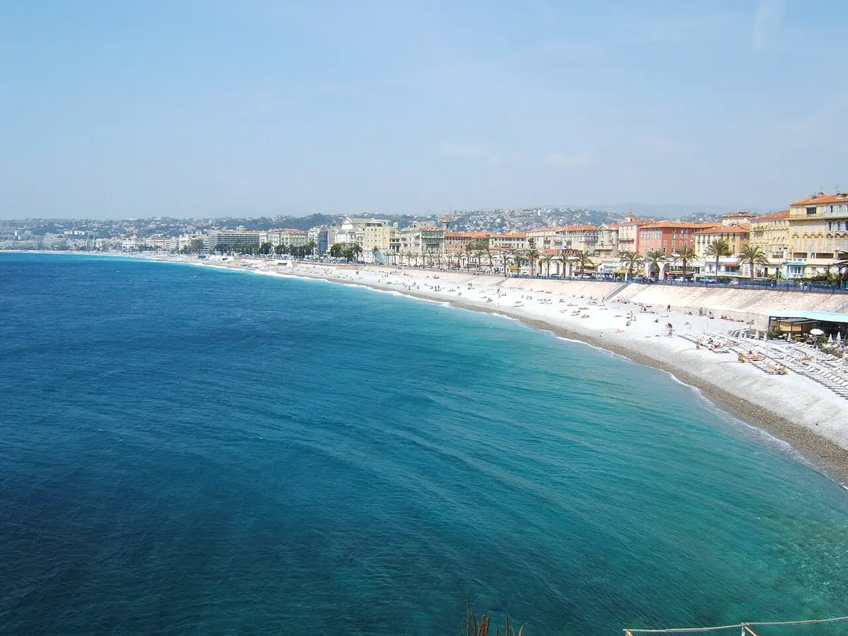 Plage de Nice, Baie des Anges, Nice, French Riviera - pebble city beach along the bay of angels