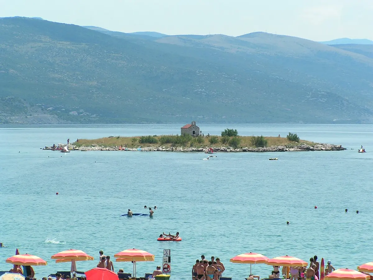 Novi Vinodolski Beach, Kvarner, Novi Vinodolski, Kvarner - long pebble promenade beach on the kvarner coast