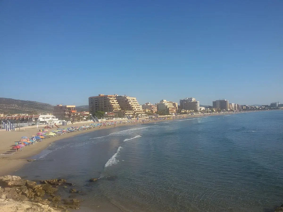 Platja del Morro de Gos, Oropesa, Oropesa del Mar, Castellon - calm bay of sand and gravel in an old resort town
