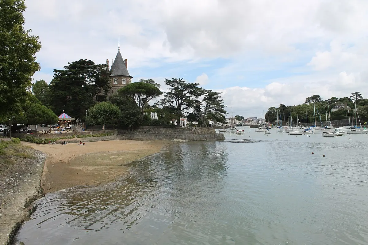 Pornic Beach, Loire-Atlantique, Pornic, Loire-Atlantique, Pays de la Loire - harbour beach below a medieval castle on the atlantic coast