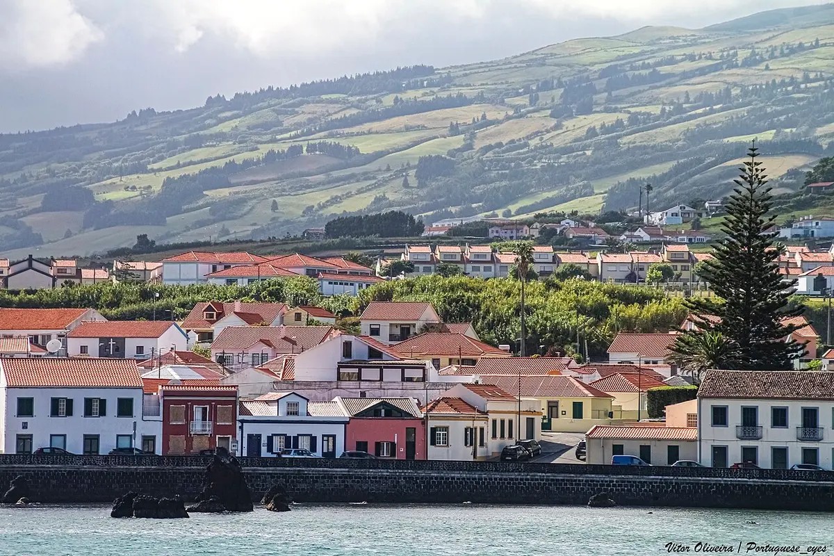 Praia de Porto Pim, Horta, Horta, Faial, Azores - calm sandy bay below monte da guia on faial