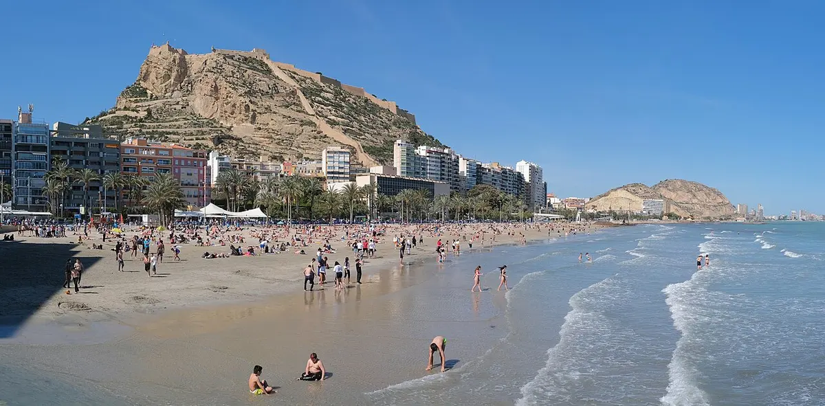 Playa del Postiguet, Alicante, Postiguet, Alicante, Valencia - city beach below the santa barbara castle in alicante