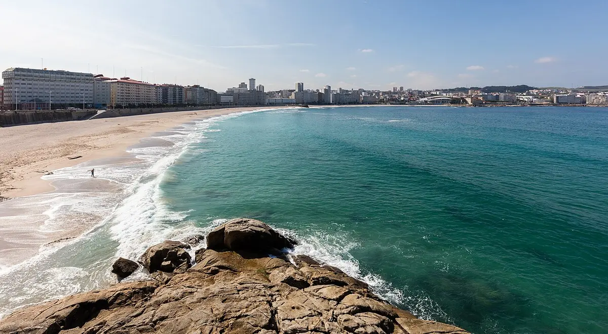 Playa de Riazor, A Coruna, A Coruna, Galicia - wide city beach of fine sand on the atlantic