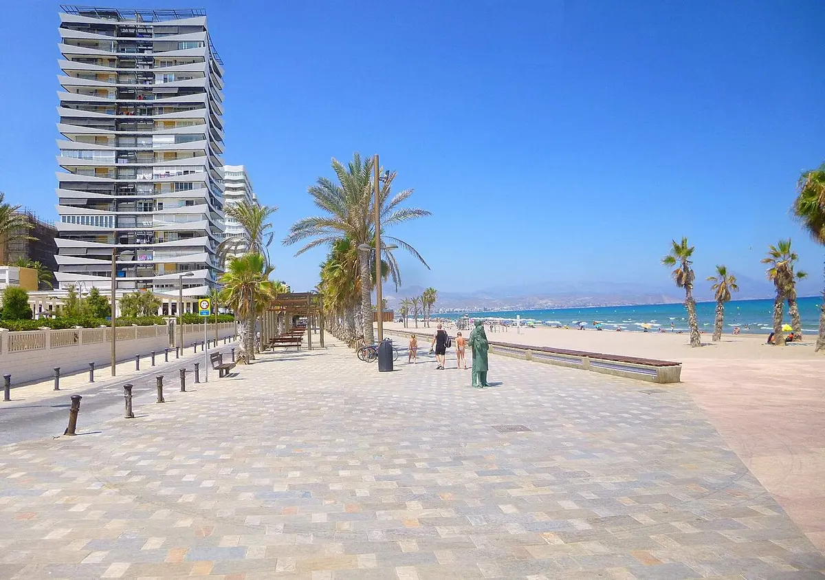 Playa de San Juan, Alicante, Costa Blanca - long palm-lined city beach north of alicante