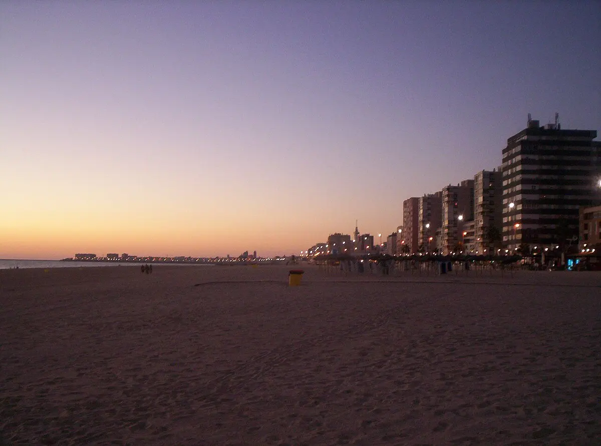 Playa de la Victoria, Cadiz, Cadiz, Andalusia - long city beach of fine sand beside cadiz