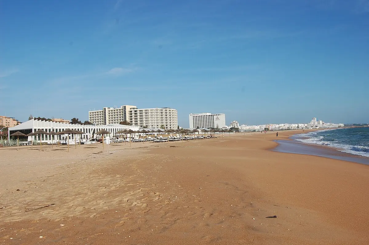 Praia da Marina, Vilamoura, Vilamoura, Algarve - wide golden beach beside a large marina